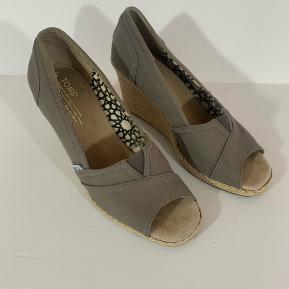 TOMS Women's Grey Peep Toe Wedge - 8 (CV) - Picture 1 of 10